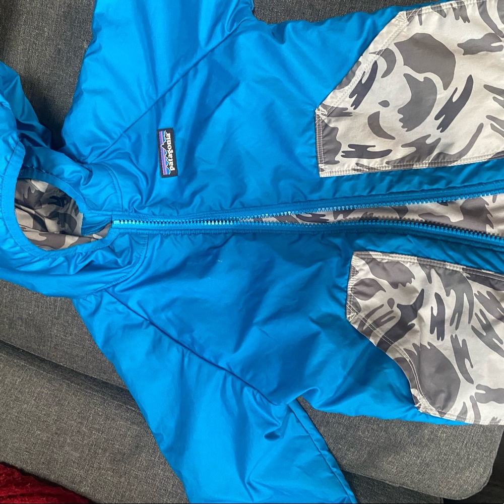 Xs 4/5 boys reversible Patagonia coat EUC